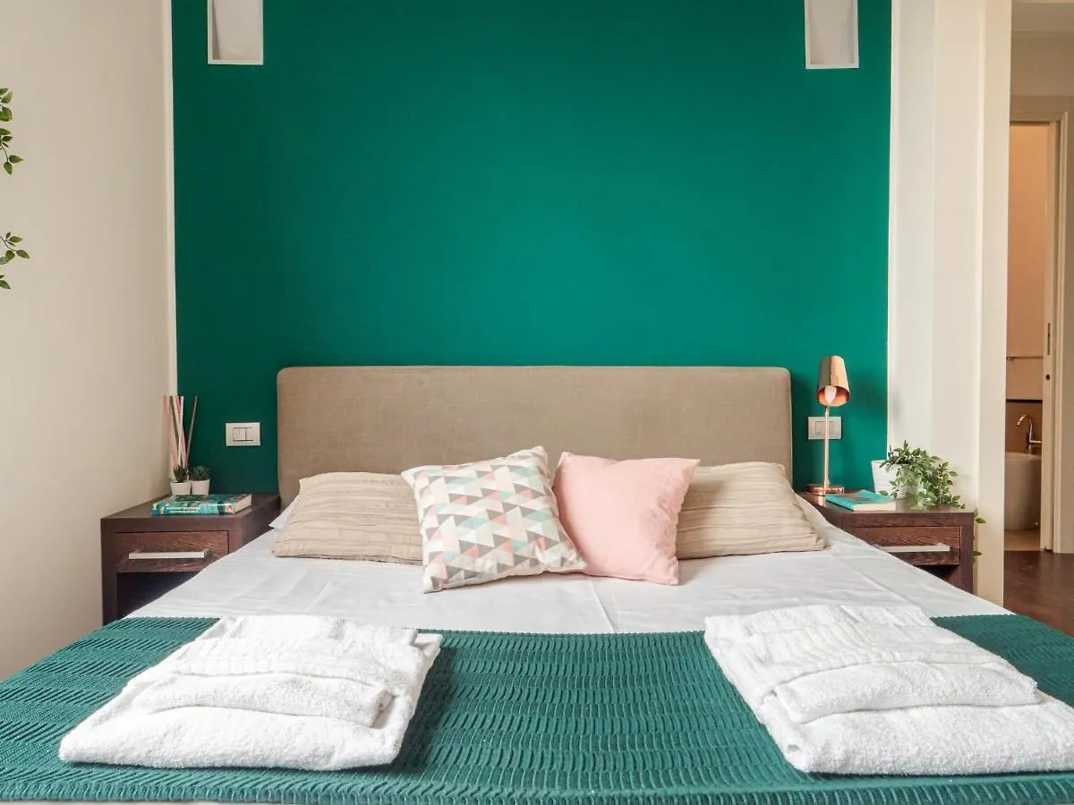 The Best Rent - Bright Two Rooms Apartment Near Cattolica University ميلان