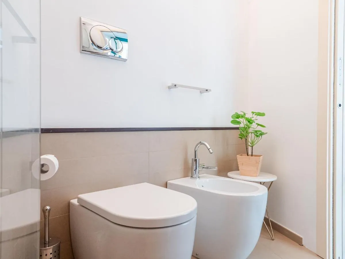 The Best Rent - Bright Two Rooms Apartment Near Cattolica University ميلان