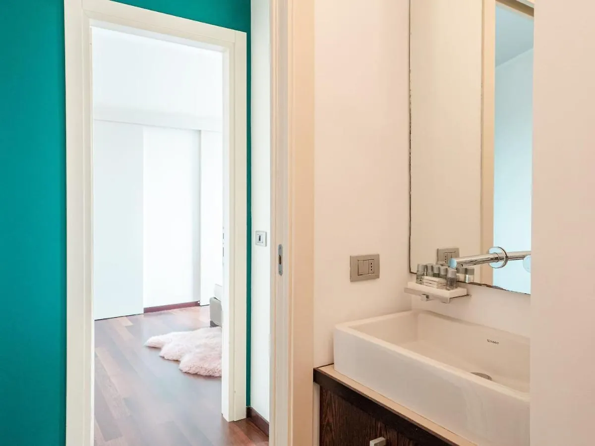 The Best Rent - Bright Two Rooms Apartment Near Cattolica University ميلان