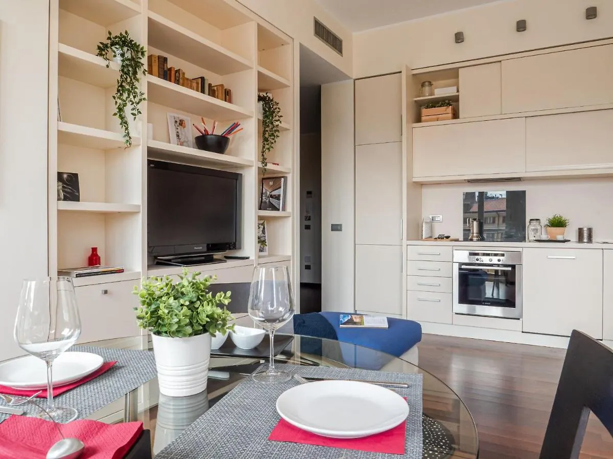 The Best Rent - Bright Two Rooms Apartment Near Cattolica University Mediolan