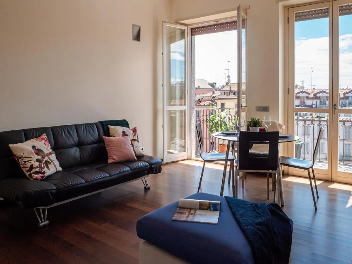 The Best Rent - Bright Two Rooms Apartment Near Cattolica University Milano İtalya