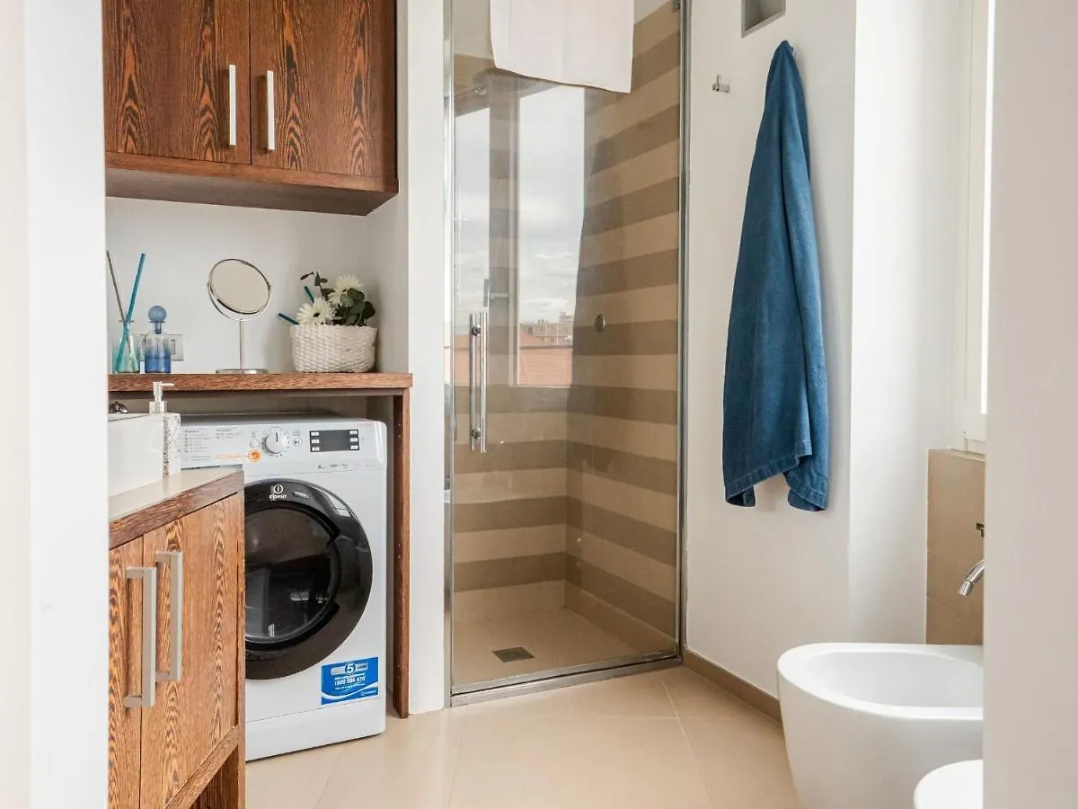 The Best Rent - Bright Two Rooms Apartment Near Cattolica University Mediolan 0*,  Włochy